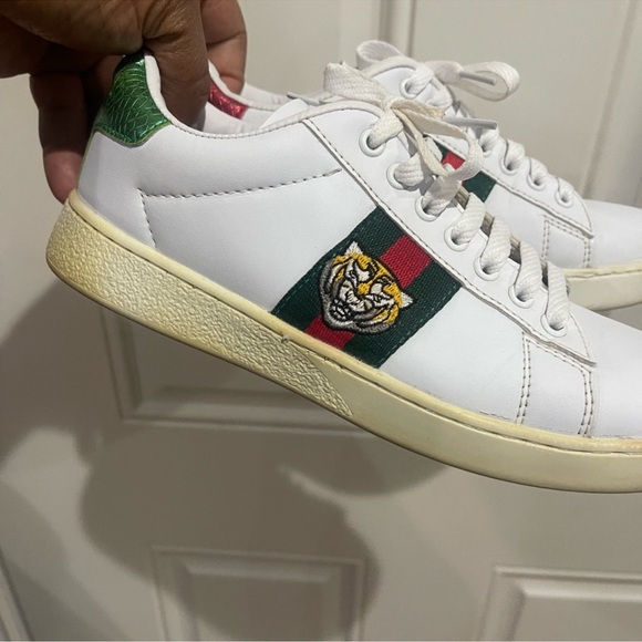 Gucci White Leather Sneakers with Green & Red Stripe and Gold Tiger Patch Sz 7.5 - Picture 5 of 16